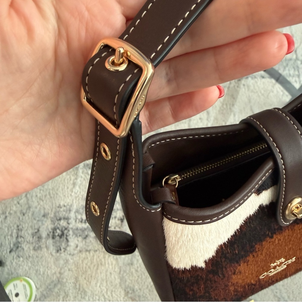 Nwot Coach Calf Hair Crossbody in Brown, Cream & Black - Picture 4 of 10